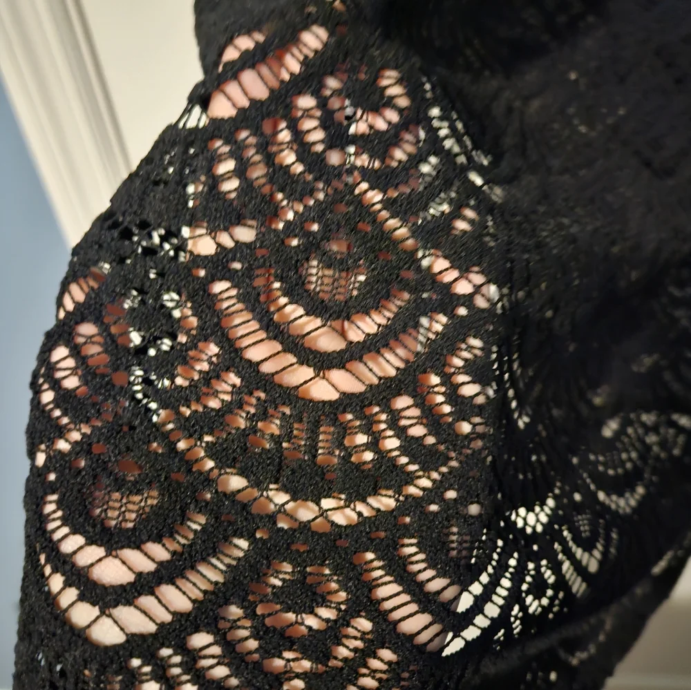 Beach Cover-Up NWT, Size Medium, Black Cold Shoulder